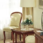 Daniels Hotel