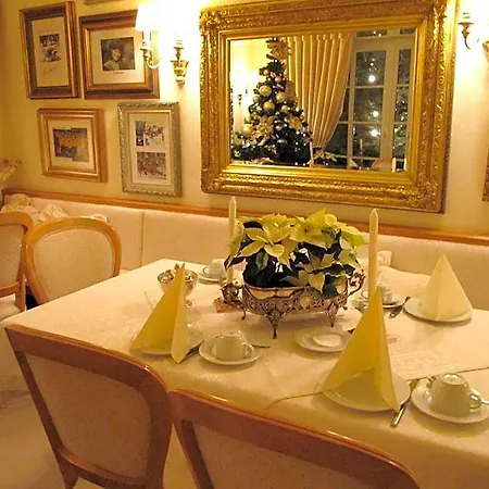 Daniels Hotel 3*